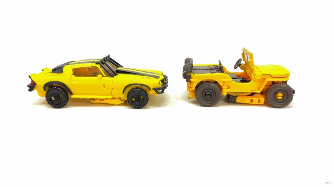 In Hand Image Of Transformers Rise Of The Beasts SS 100 Bumblebee  (24 of 44)